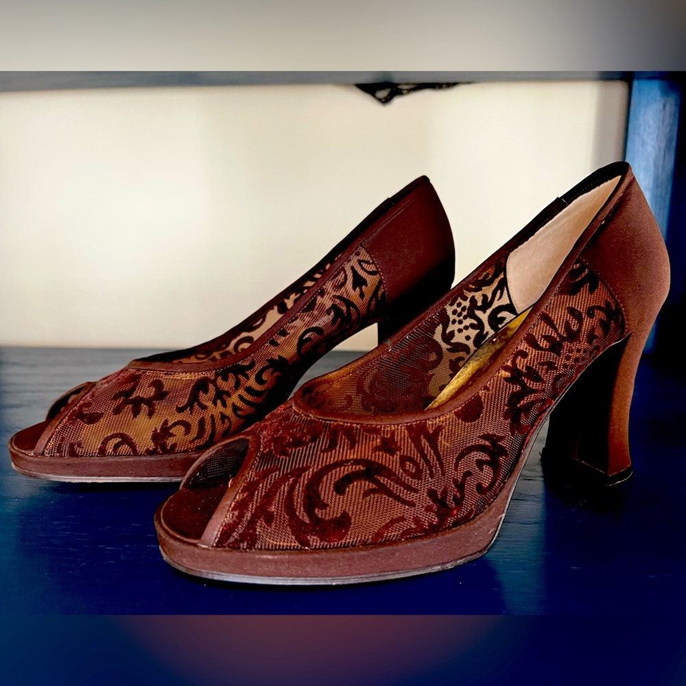 STUNNING Designer Open Toe Heels - Chocolate color - Excellent Condition